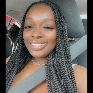 Meet your Posher, Cassandra